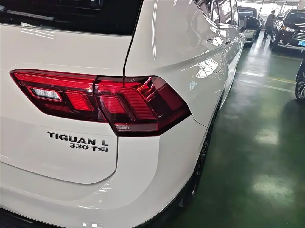 Volkswagen Tiguan L — фото 3