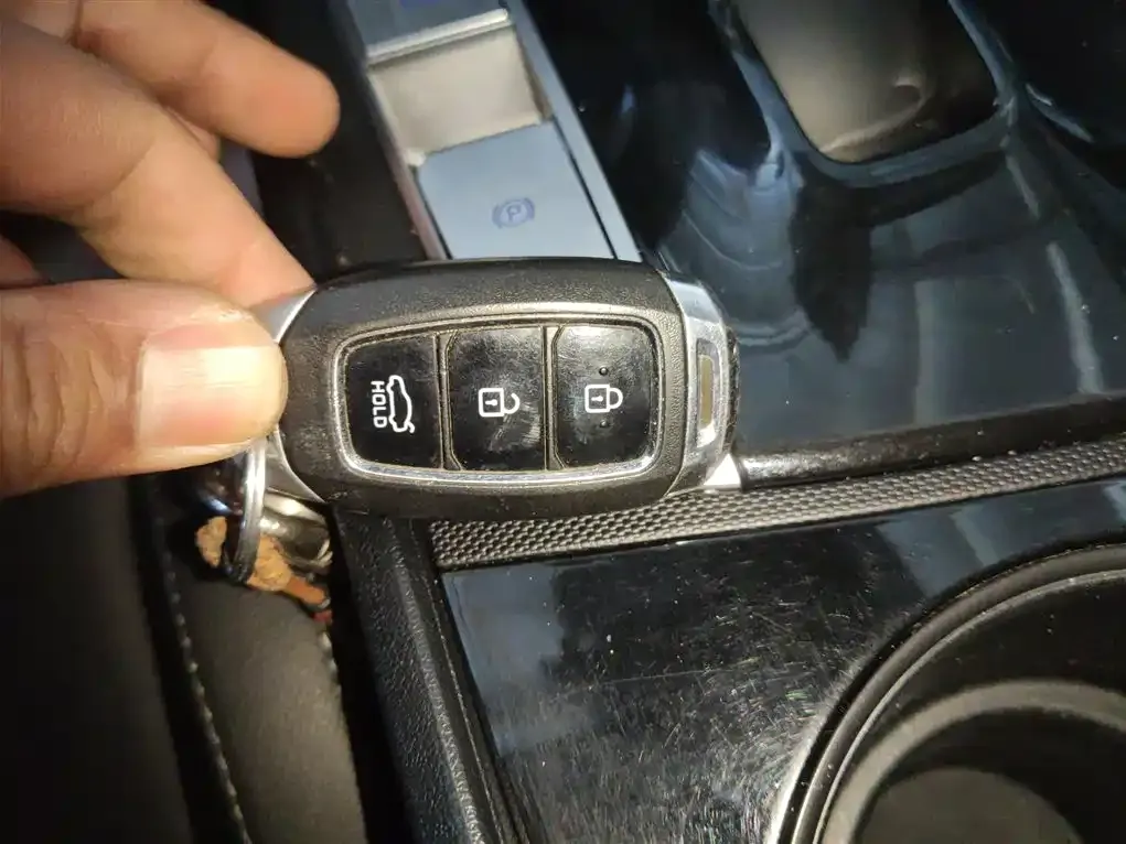 Hyundai Elantra — фото 9