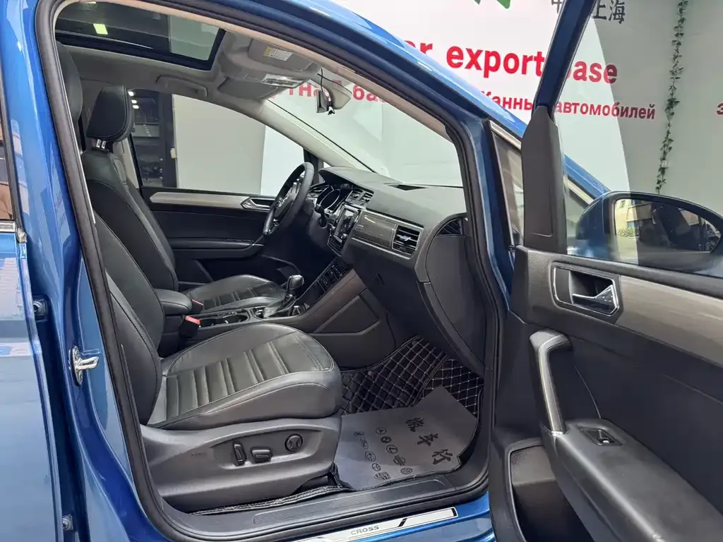 Volkswagen Touran 2021 из CN, фото 10