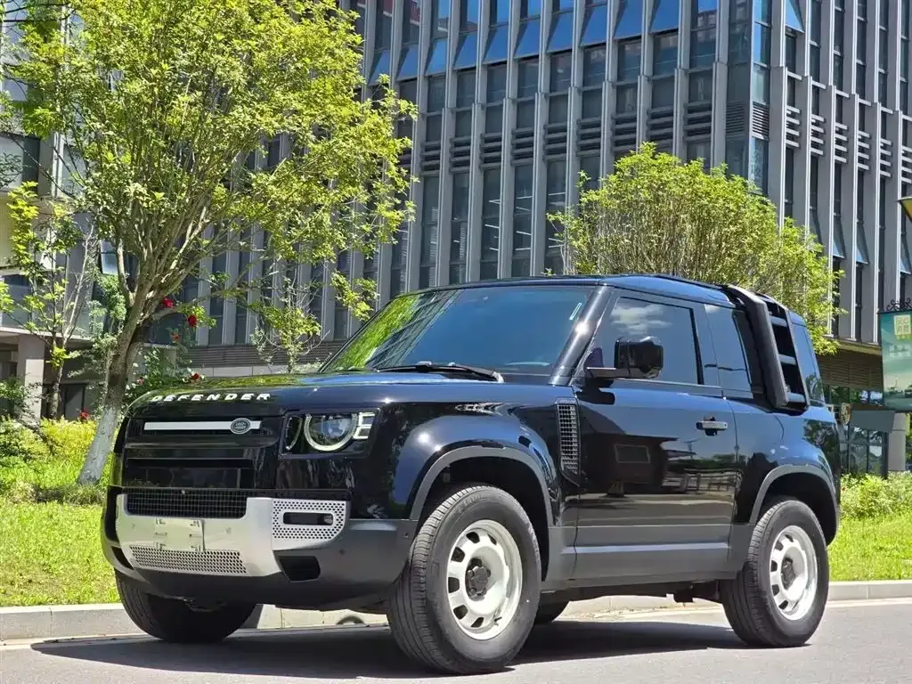 Land Rover Defender — фото 1
