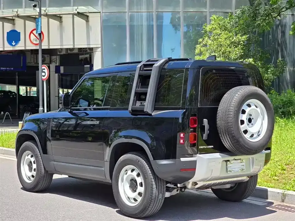 Land Rover Defender — фото 6