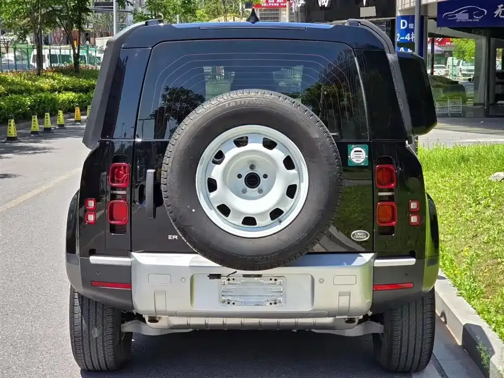 Land Rover Defender — фото 7