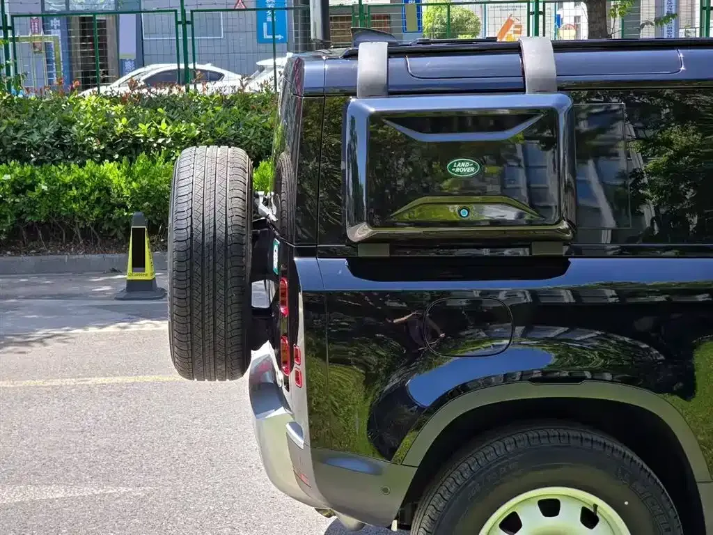 Land Rover Defender — фото 9