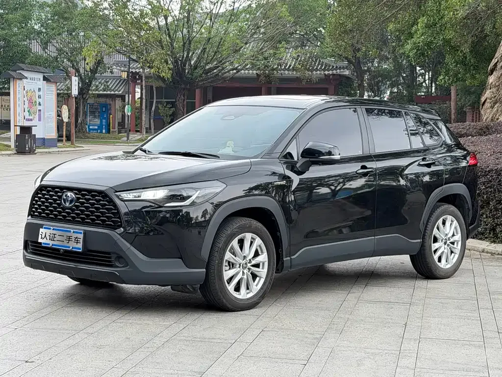 Toyota Corolla Cross — фото 1