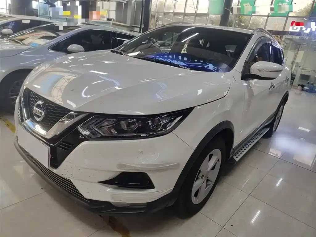 Nissan Qashqai — фото 1