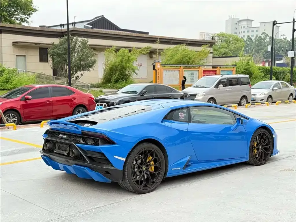 Lamborghini Huracan — фото 9
