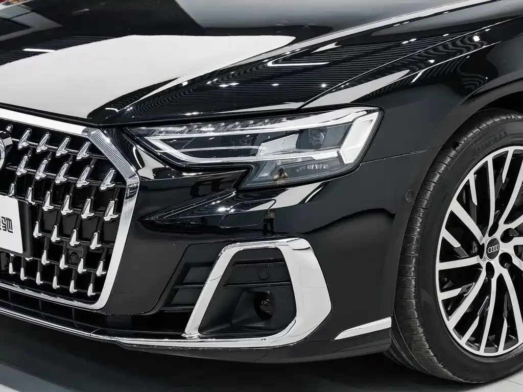 Audi A8 — фото 3