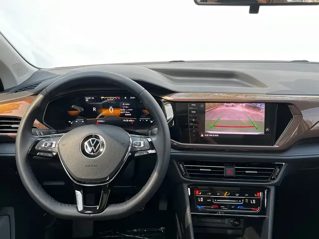 Volkswagen Tharu — фото 2