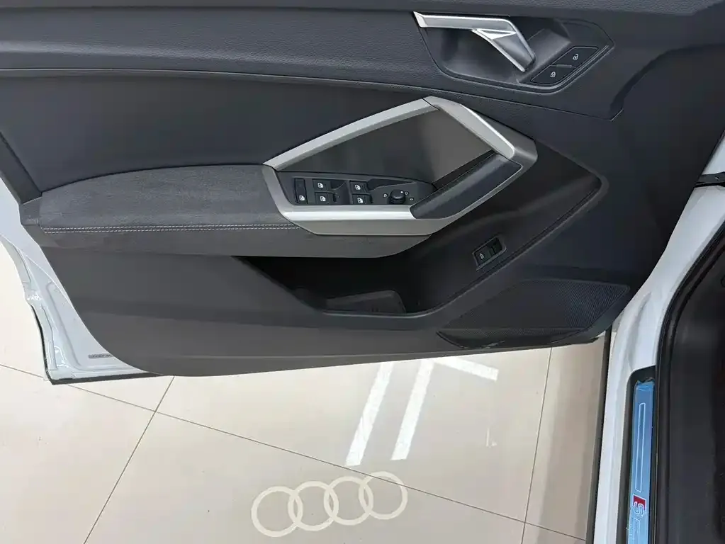 Audi Q3 — фото 3