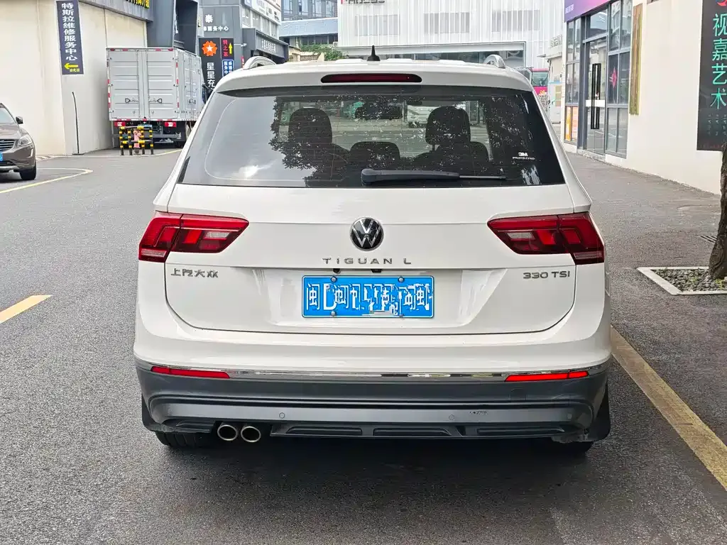 Volkswagen Tiguan L — фото 5