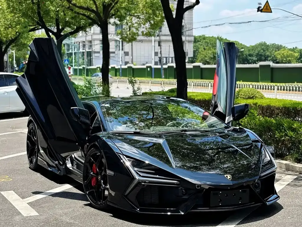 Lamborghini Revuelto 2025 из CN, фото 9