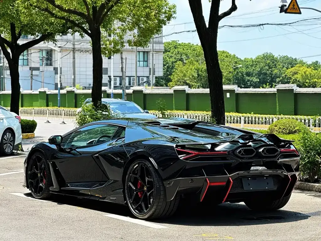 Lamborghini Revuelto 2025 из CN, фото 7