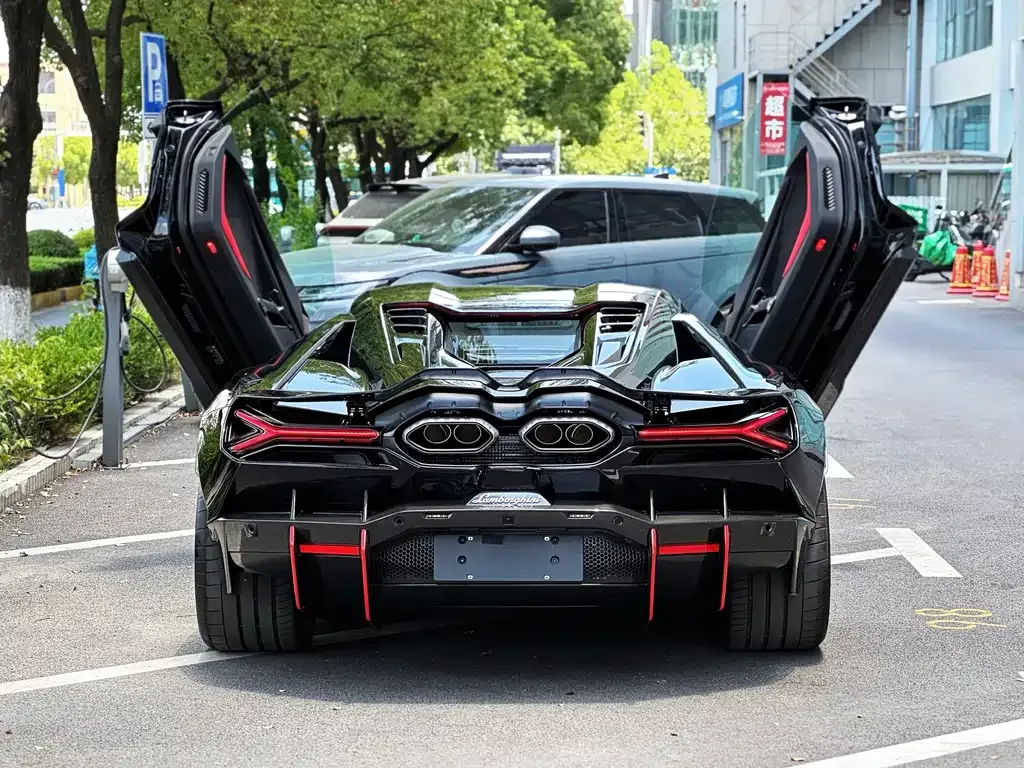 Lamborghini Revuelto 2025 из CN, фото 6