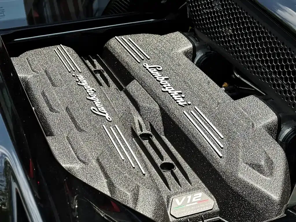 Lamborghini Revuelto 2025 из CN, фото 8
