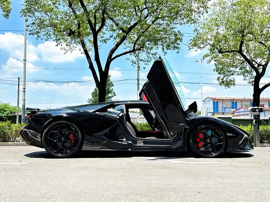 Lamborghini Revuelto 2025 из CN, фото 10