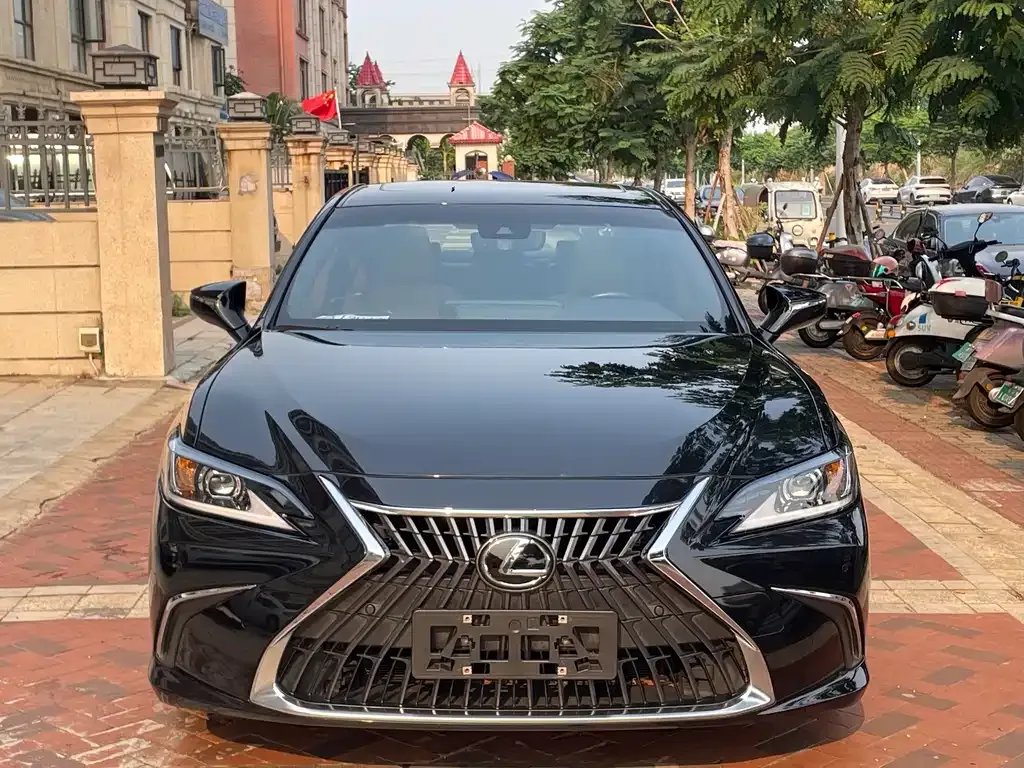 Lexus ES — фото 2