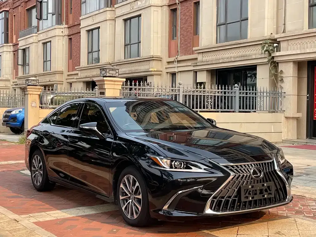 Lexus ES — фото 7