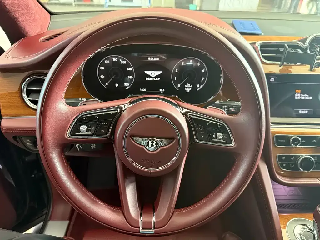 Bentley Bentayga 2022 из CN, фото 7