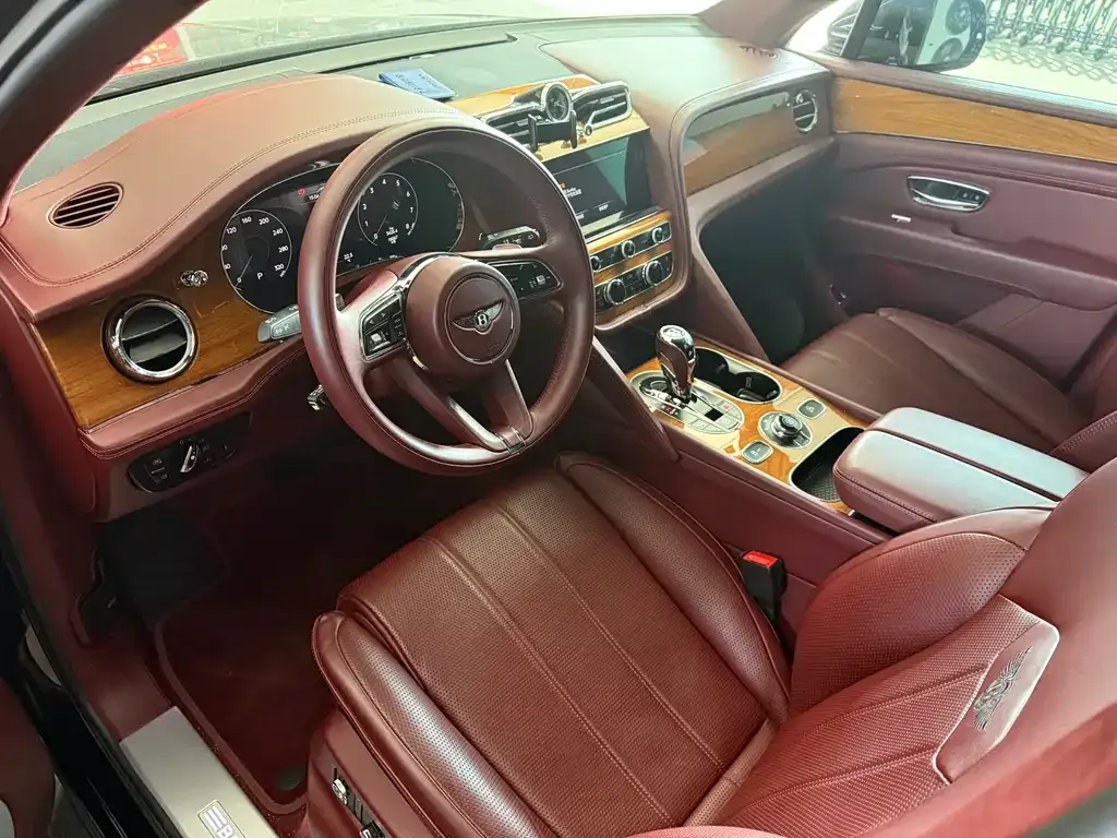 Bentley Bentayga 2022 из CN, фото 5