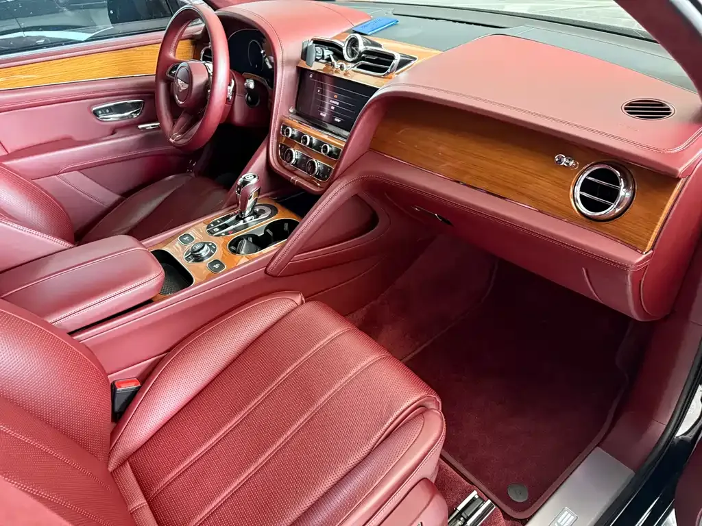 Bentley Bentayga 2022 из CN, фото 9