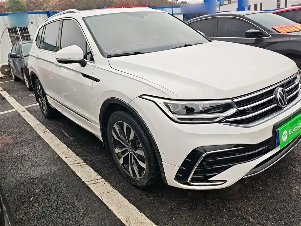 Volkswagen Tiguan L — фото 4