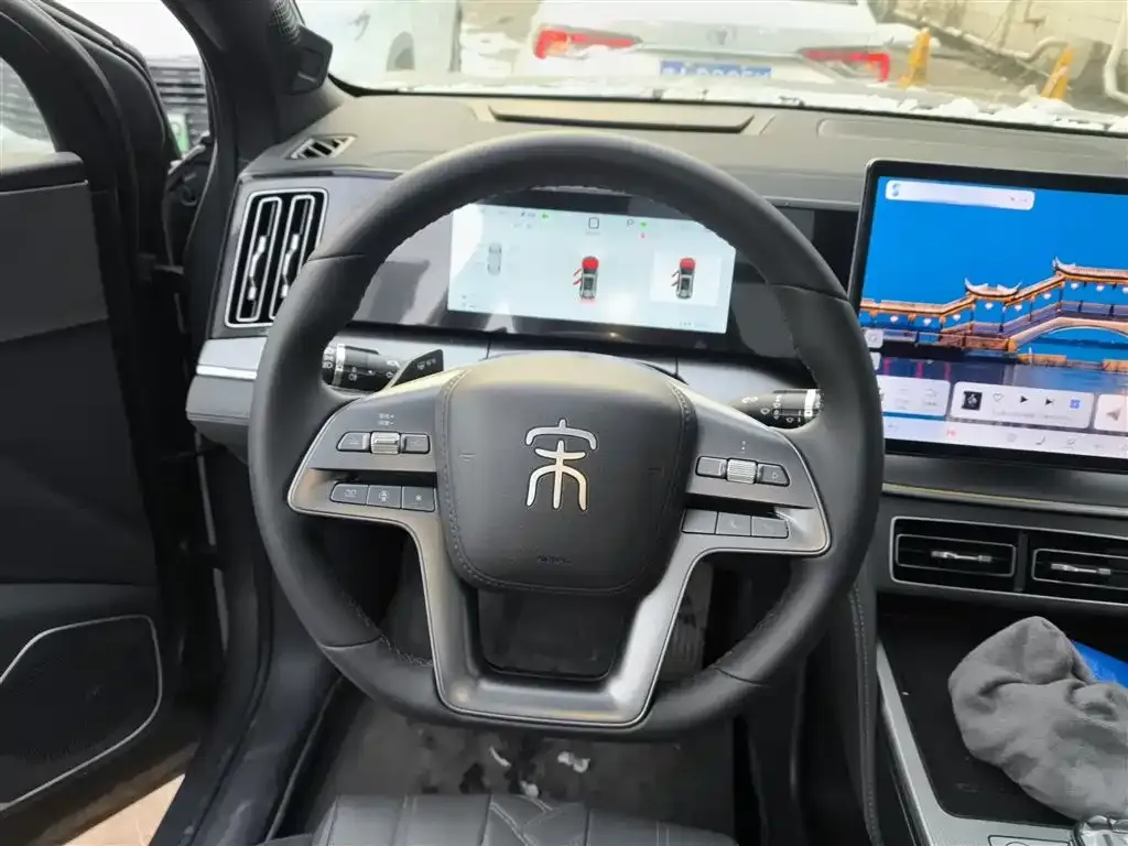 BYD L DM-i — фото 4