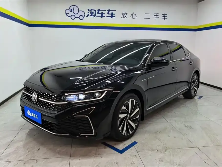 Volkswagen Passat — фото 1