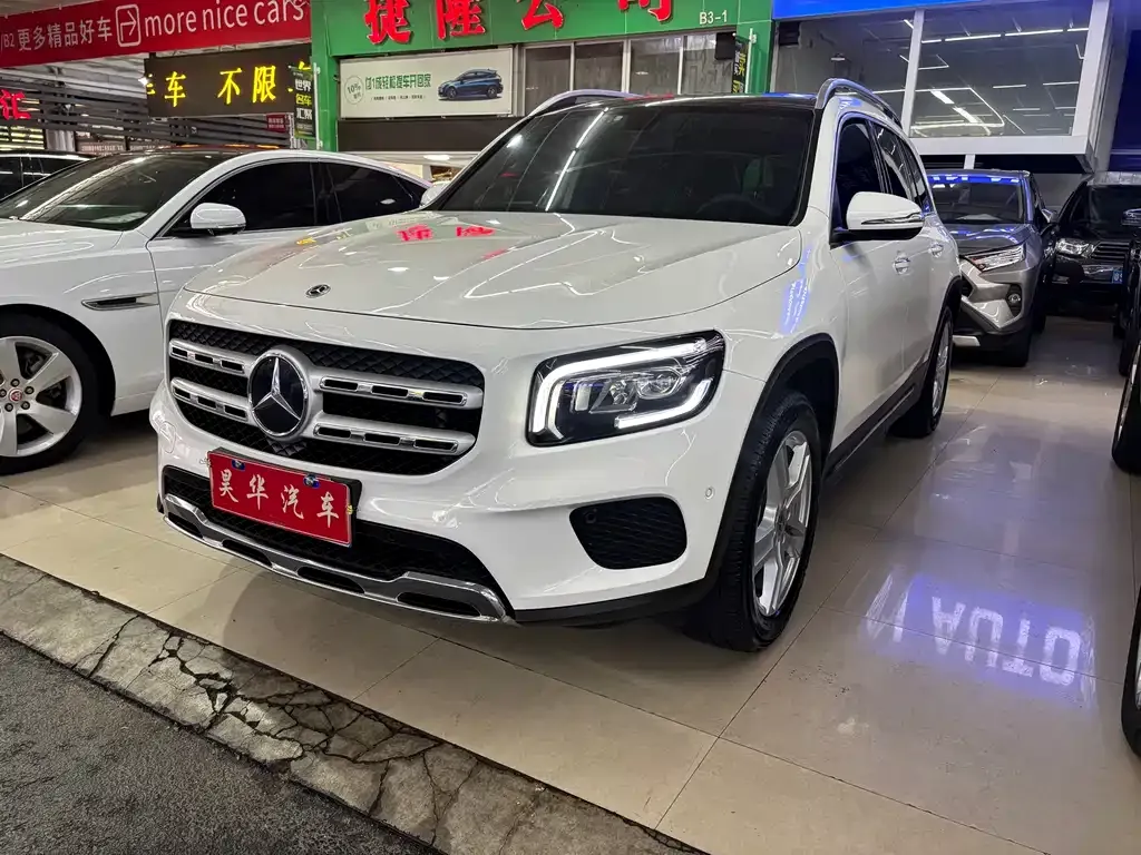 Mercedes-Benz GLB — фото 1