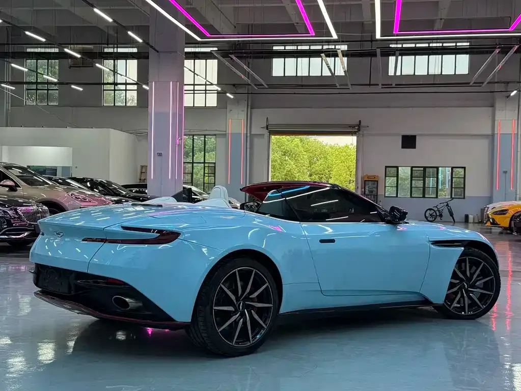 Aston Martin DB11 2021 из CN, фото 5