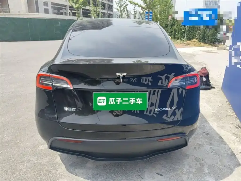 Tesla Model Y — фото 2