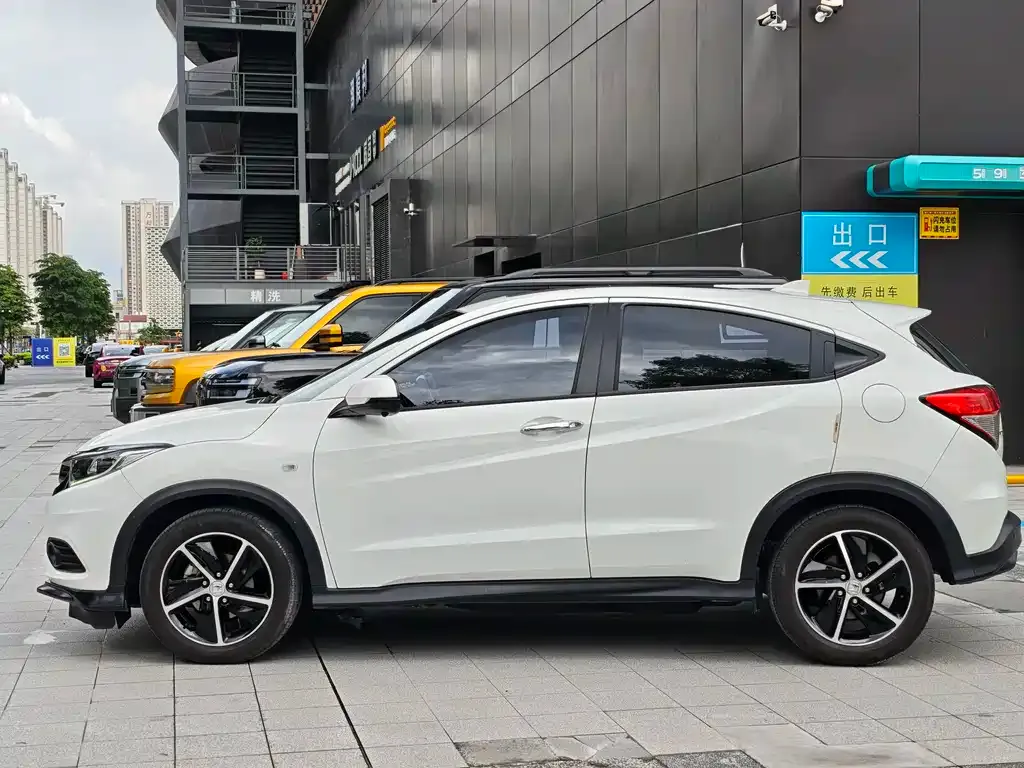 Honda Vezel — фото 7
