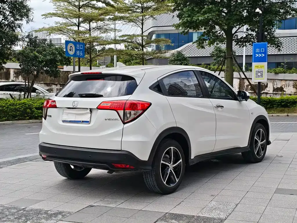 Honda Vezel — фото 10