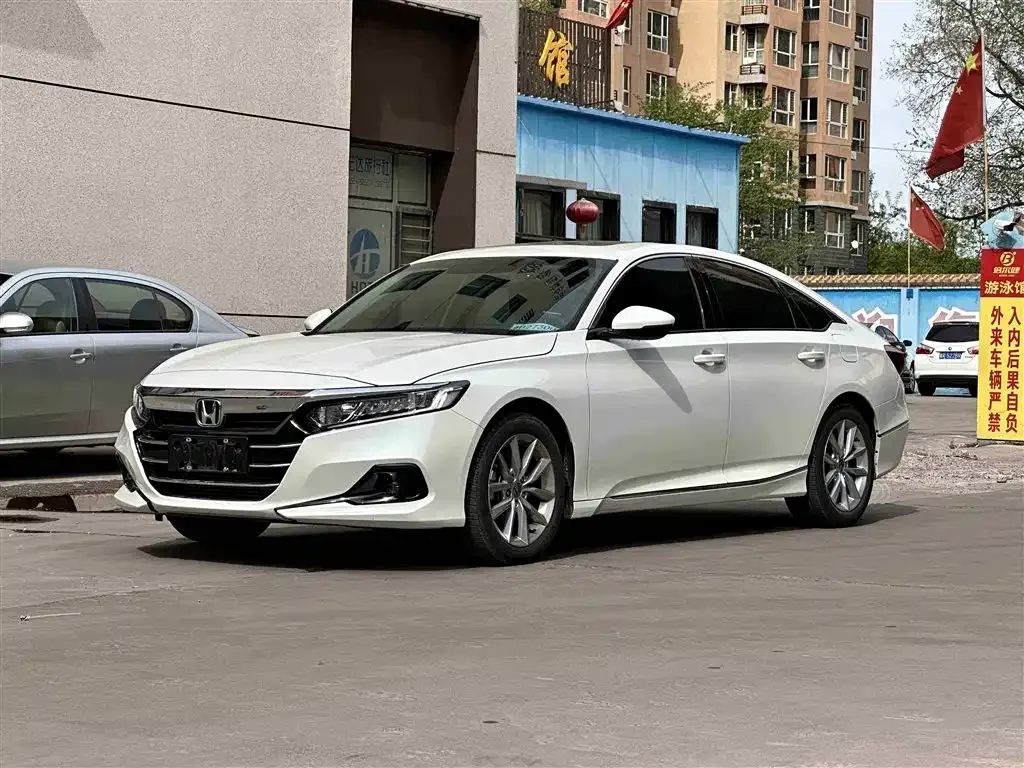 Honda Accord — фото 1
