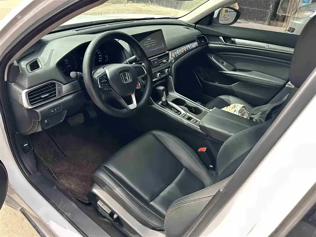 Honda Accord — фото 3