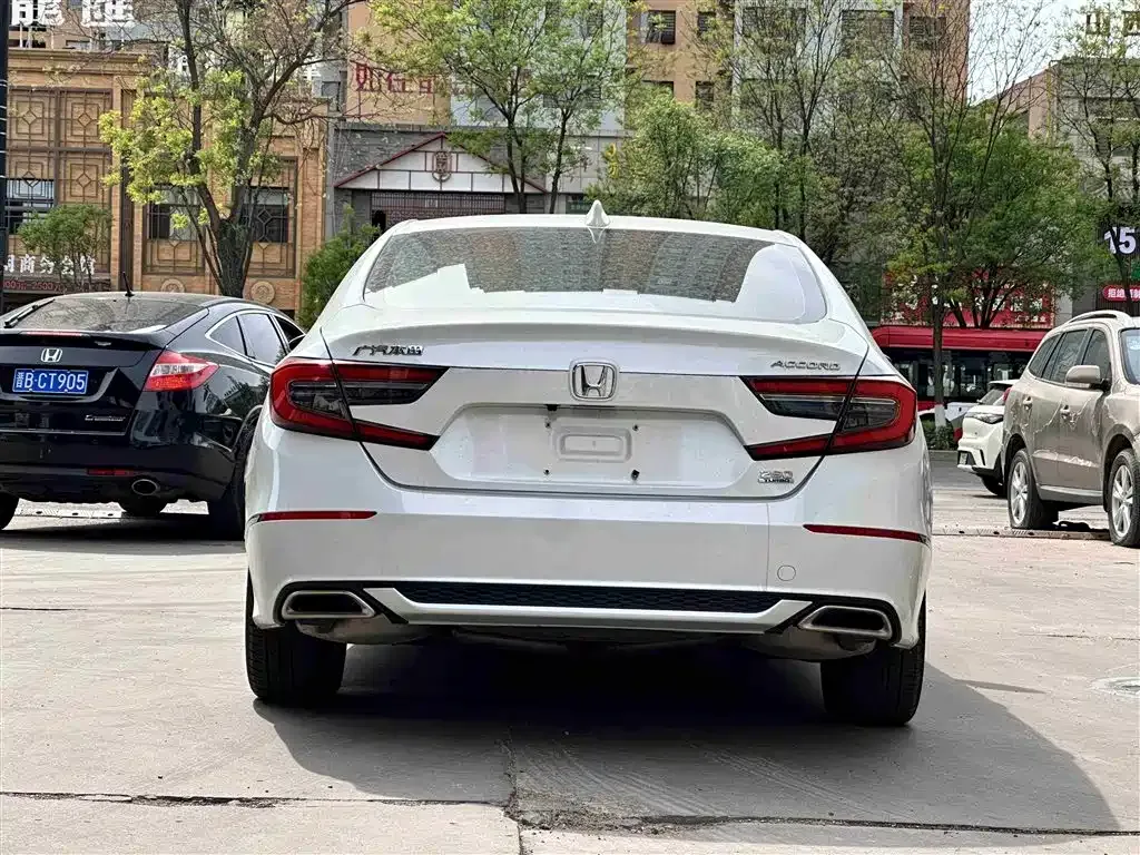 Honda Accord — фото 5
