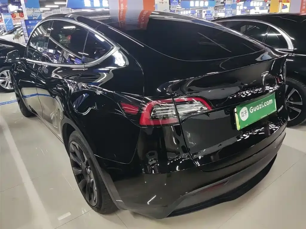 Tesla Model Y — фото 3