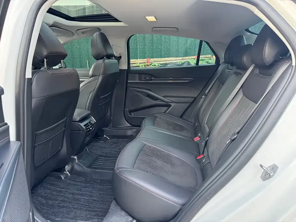 Ford Mondeo 2023 из CN, фото 2