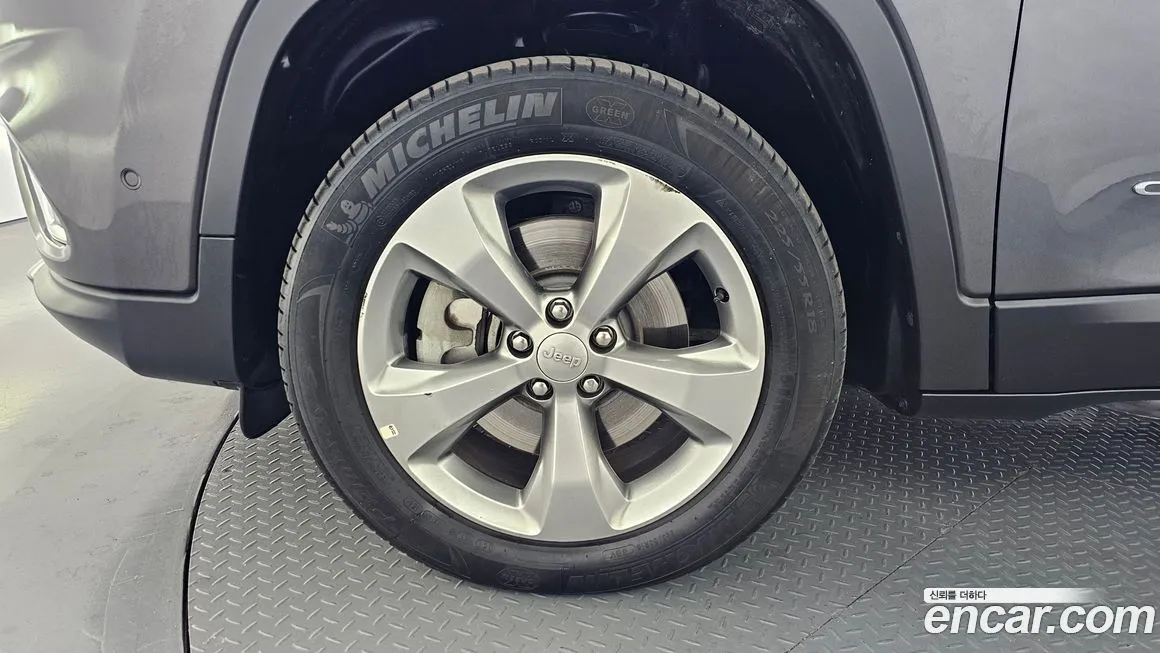Jeep Cherokee — фото 7