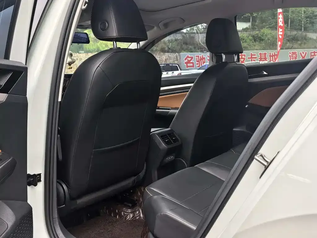 Volkswagen Bora 2023 из CN, фото 4
