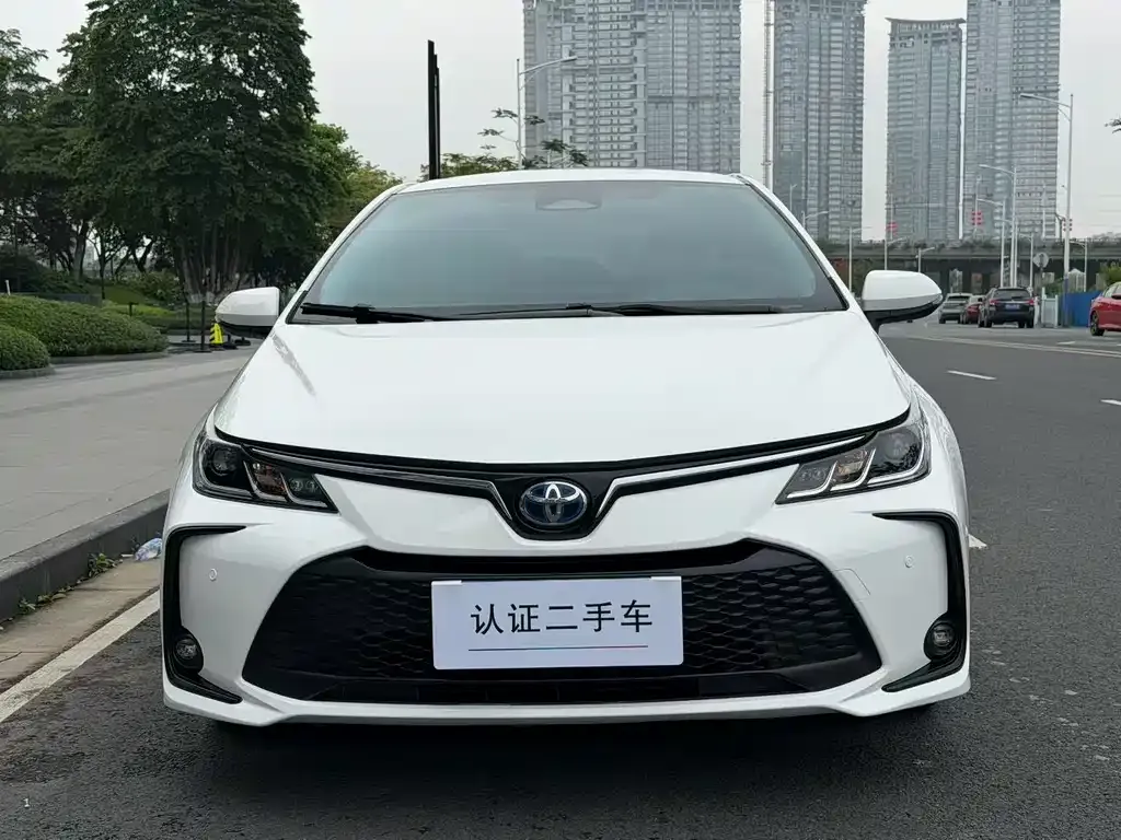Toyota Corolla — фото 8