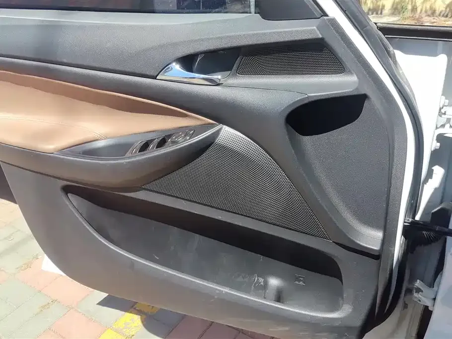 Buick GL6 2023 из CN, фото 10