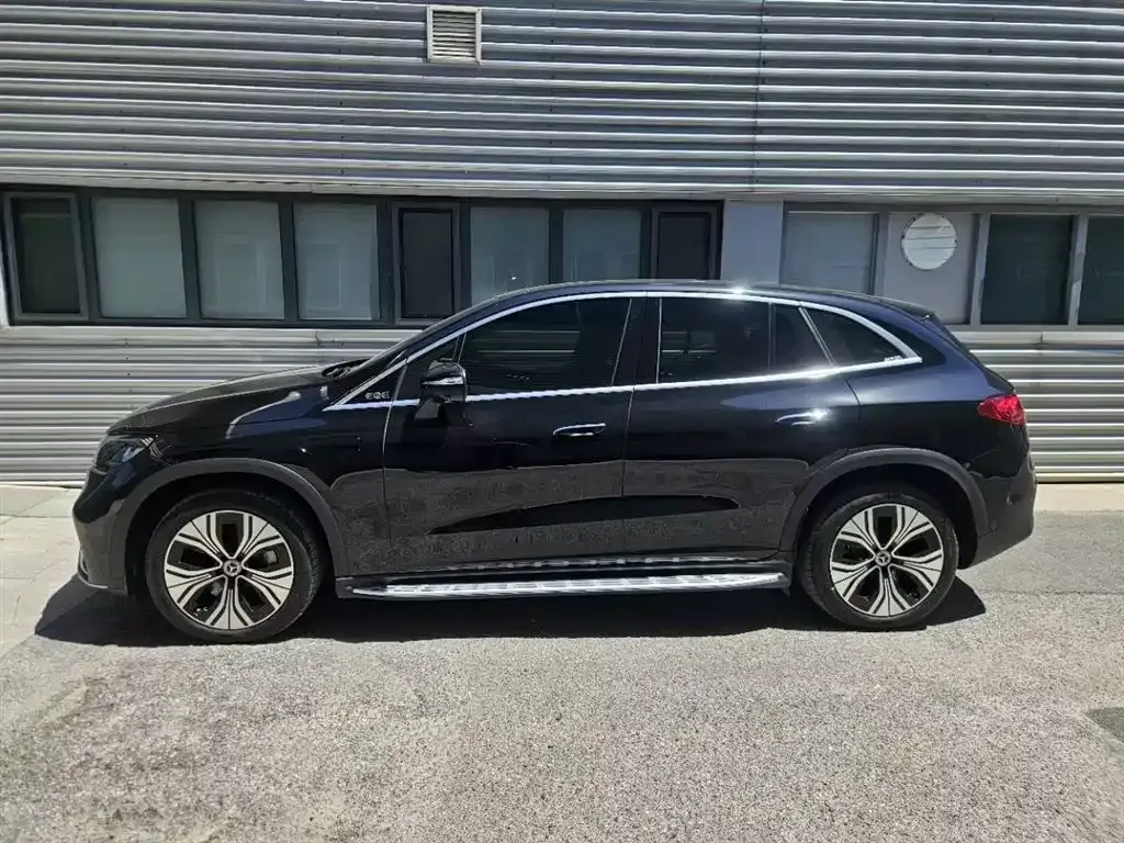 Mercedes-Benz EQE SUV — фото 10