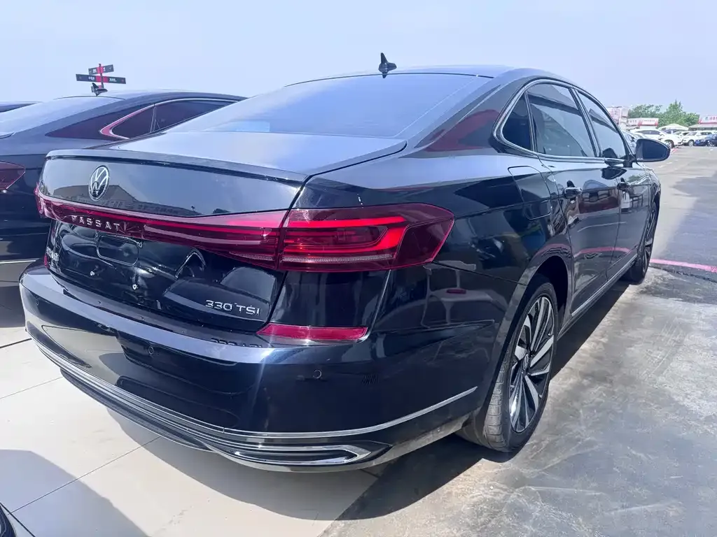 Volkswagen Passat — фото 4