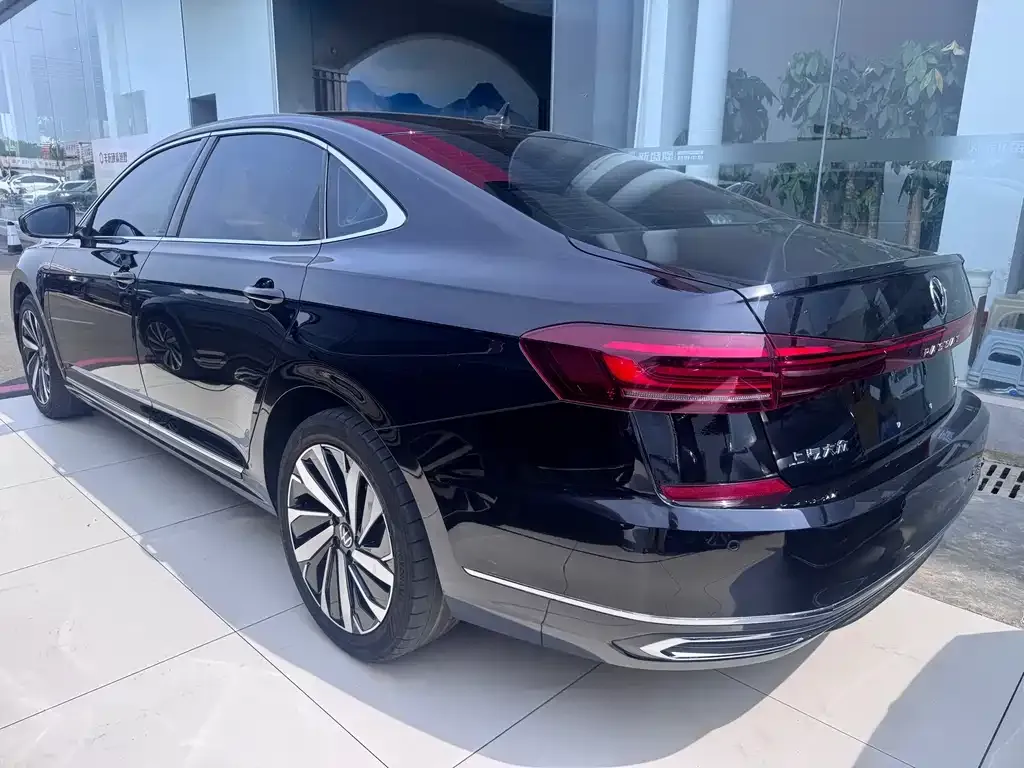 Volkswagen Passat — фото 9