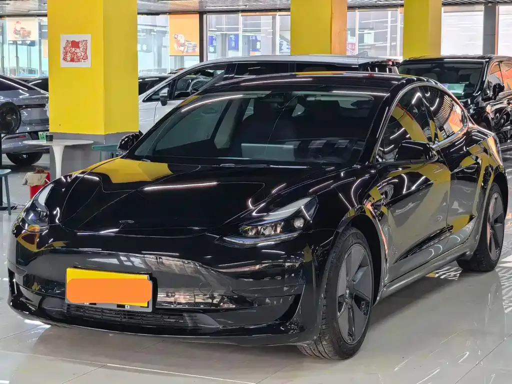 Tesla Model 3 — фото 1