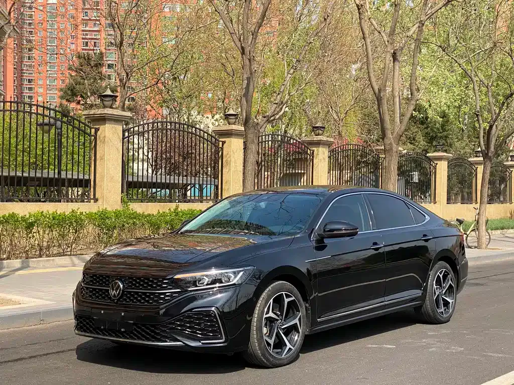 Volkswagen Passat 2023 из CN, фото 1