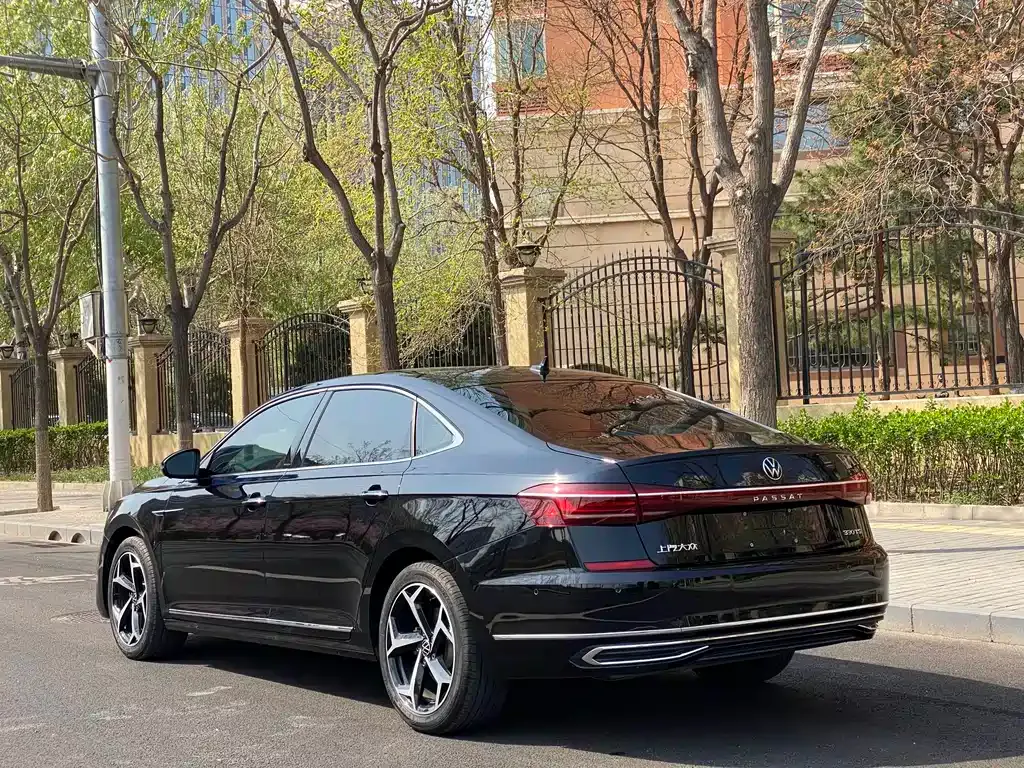Volkswagen Passat 2023 из CN, фото 9