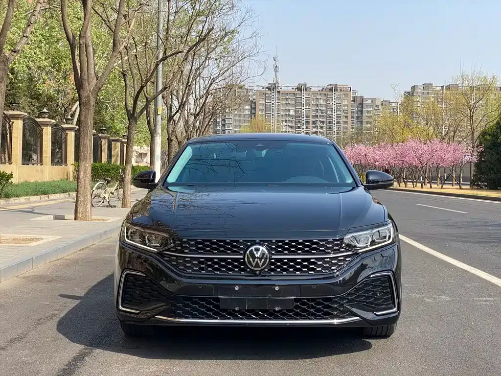 Volkswagen Passat 2023 из CN, фото 10