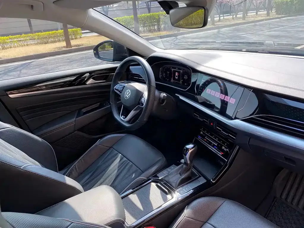 Volkswagen Passat 2023 из CN, фото 2