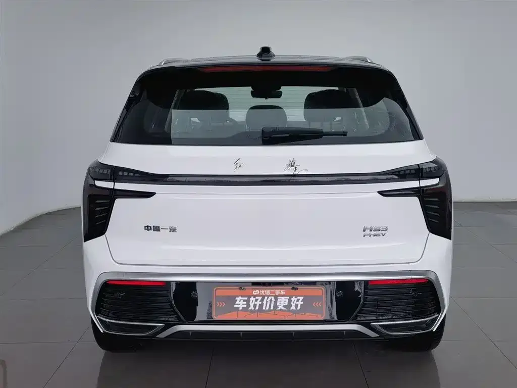 Hongqi HS3 PHEV — фото 2